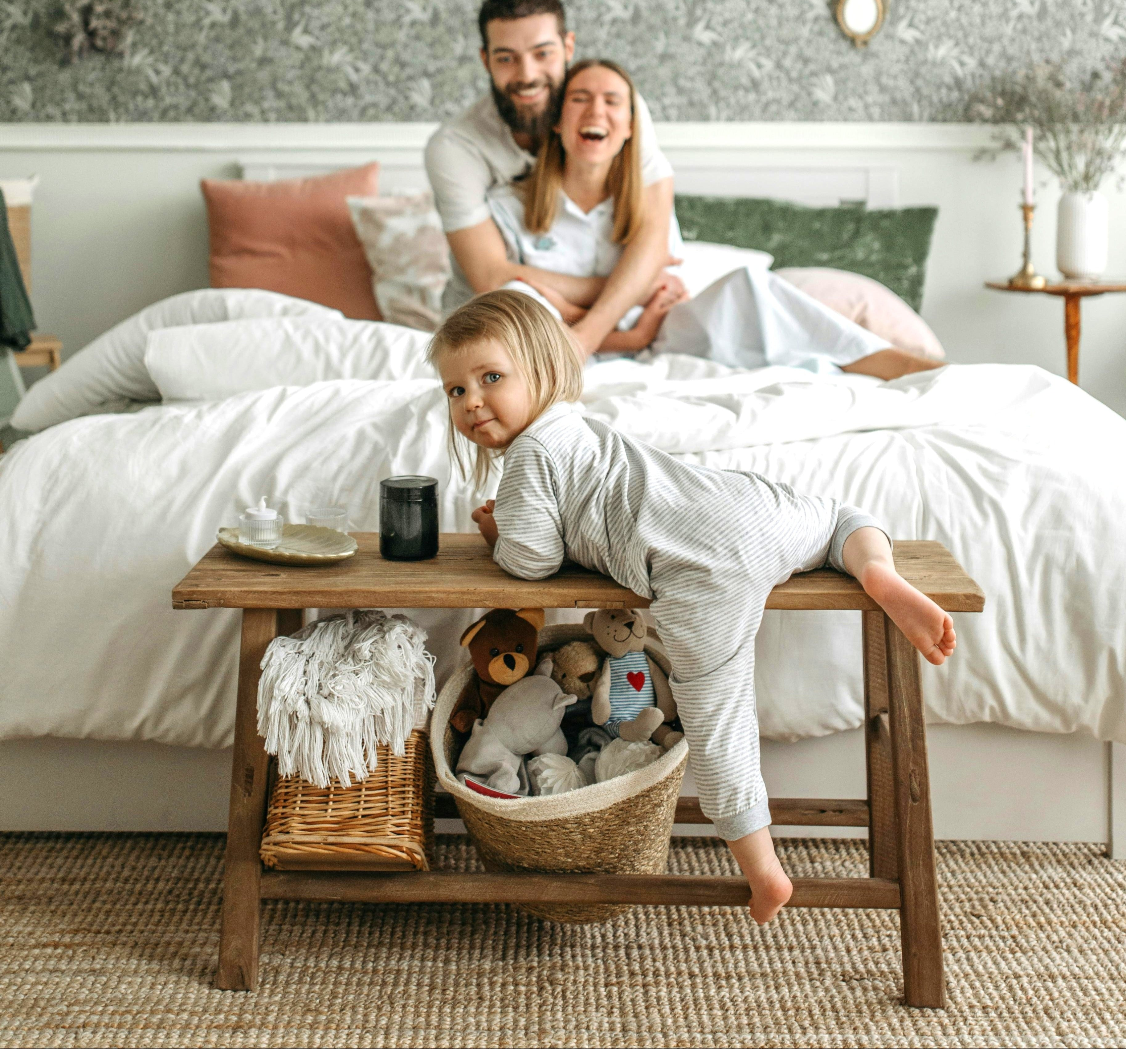 100% flax linen magnolia white bedding in cozy family bedroom – soft, breathable, OEKO-TEX